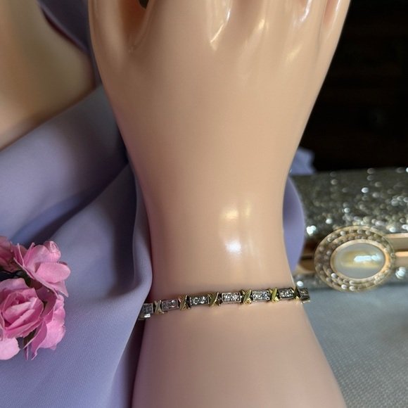 18K Gold Plated Bracelet - Picture 5 of 5